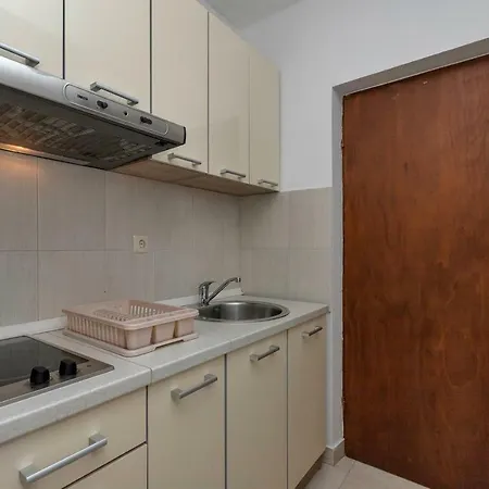 Apartment Studio Pokrivenik 10427b Jelsa (Hvar)
