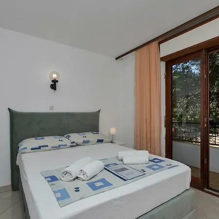 Studio Pokrivenik 10427b Jelsa (Hvar)